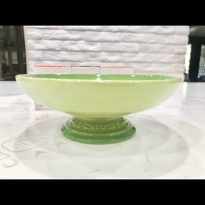 Le Creuset Footed Bowl in Palm